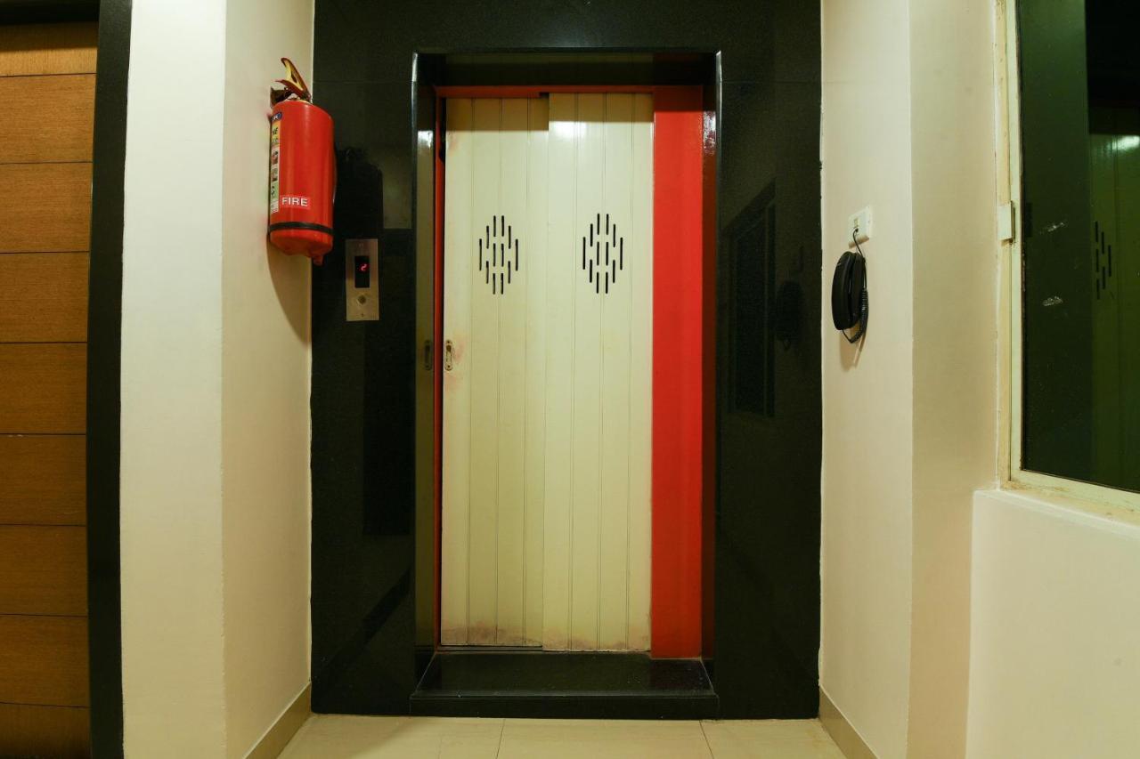 Kākināda Balaji Grand酒店 外观 照片