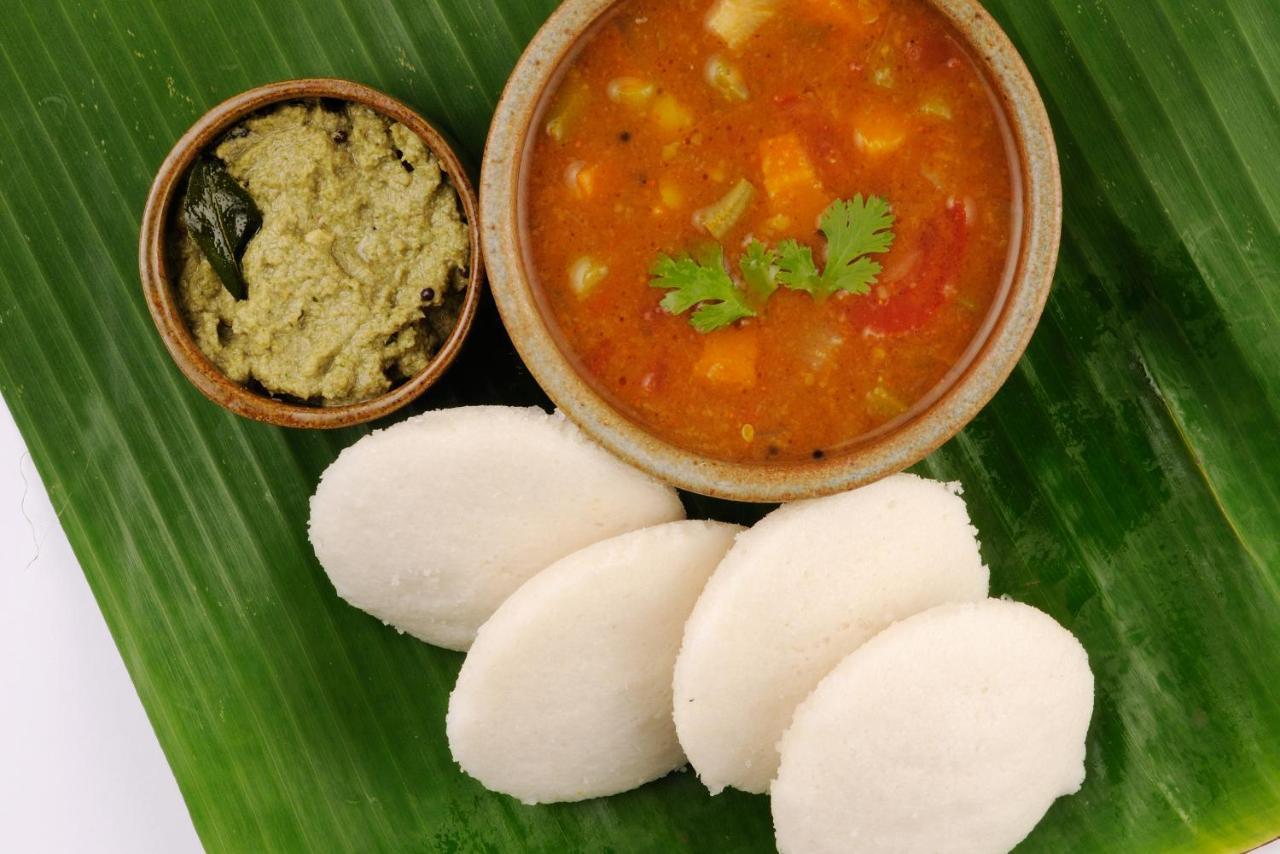 Kākināda Balaji Grand酒店 外观 照片
